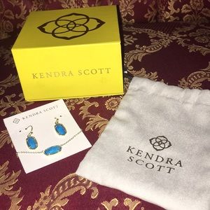 Kendra Scott necklace and earrings